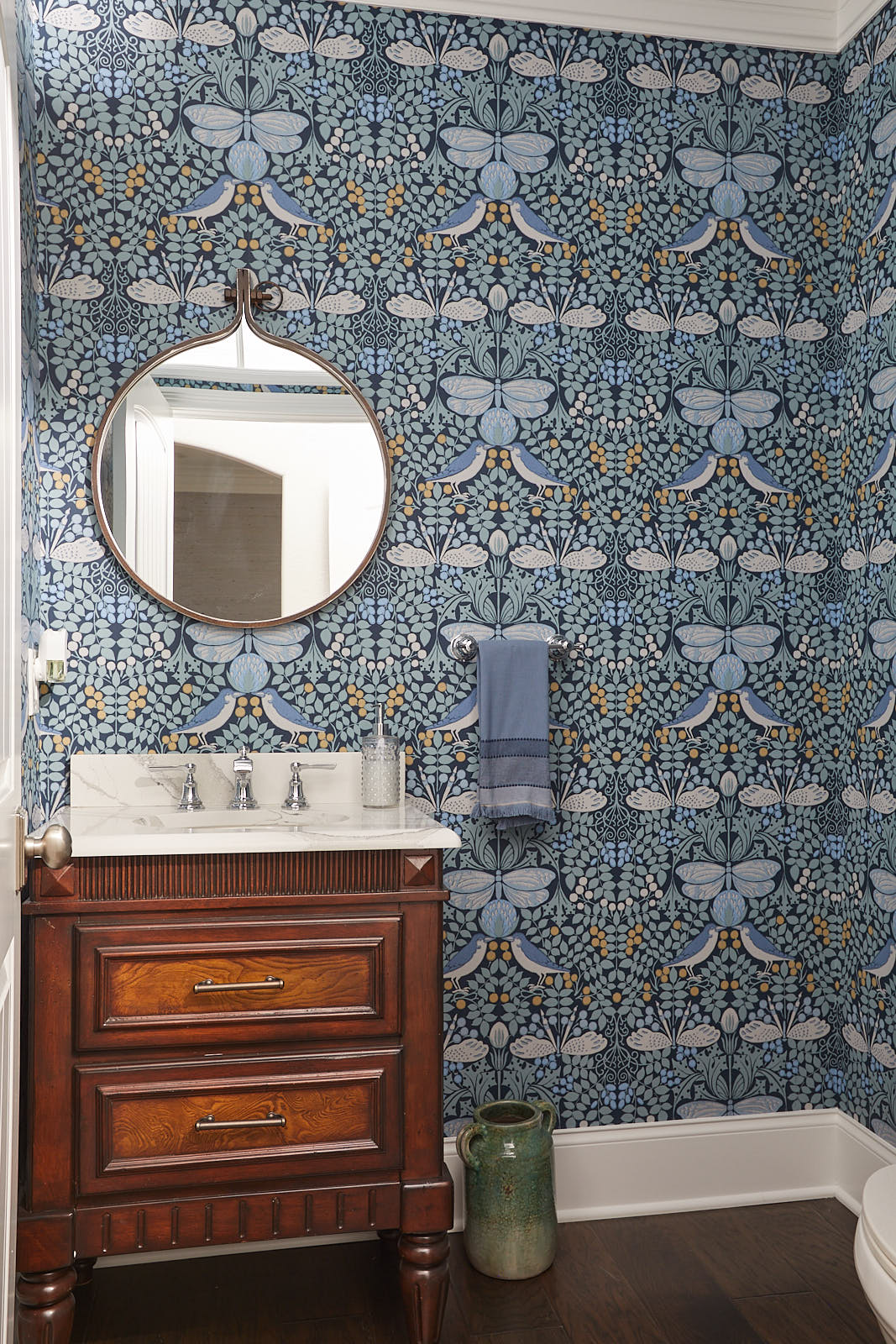 Wallpaper Wonders: Setting the Tone for your Room with Style